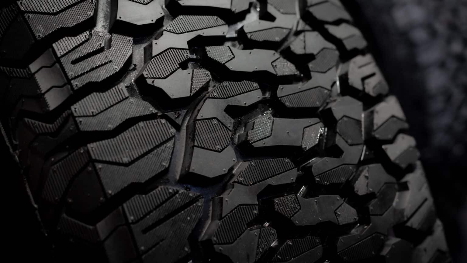 Best All Terrain Tires Review (2023 Ratings)
